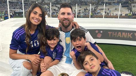 antonella roccuzzo|Everything To Know About Messi’s Wife, Antonella。